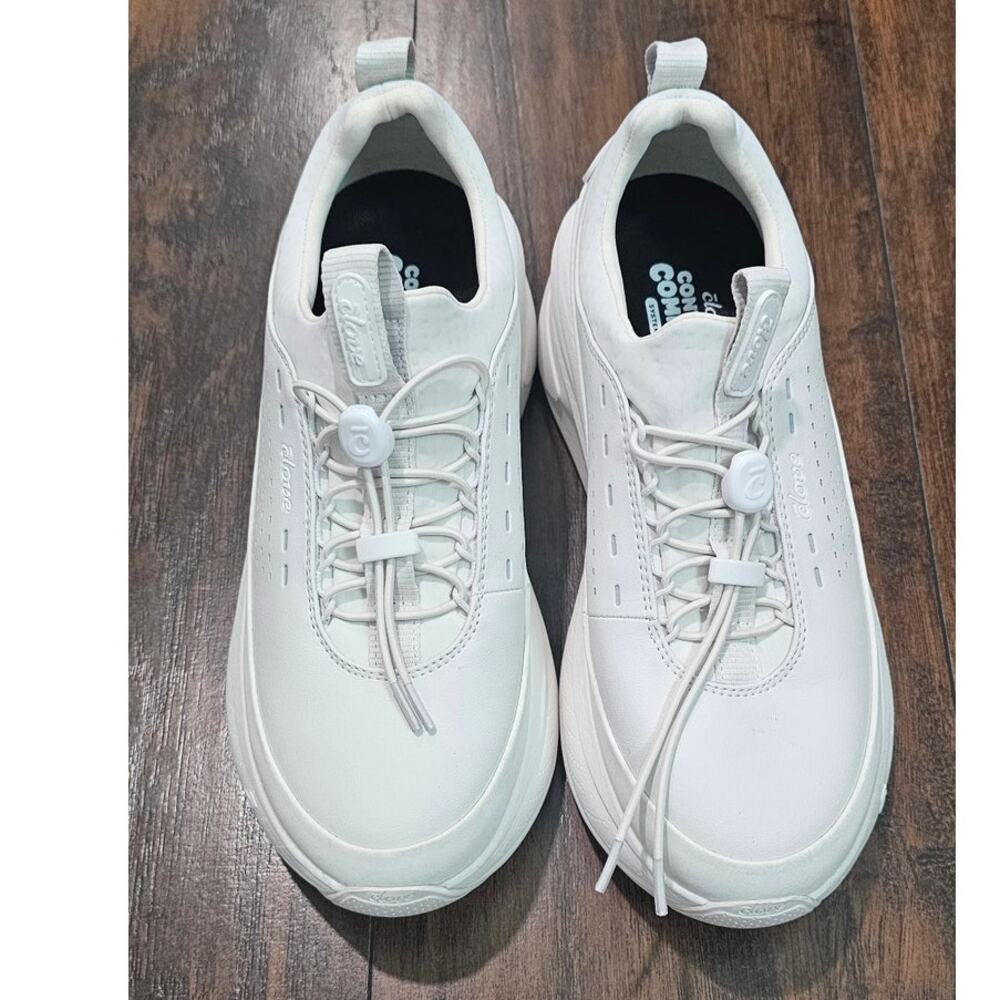 Clove white waterproof shoes